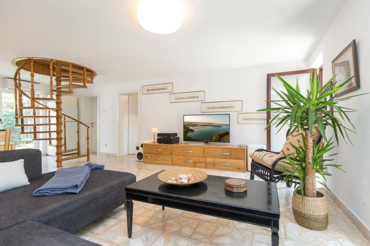 Casa Flora 3-Minutes' Walk From The Beach Novigrad  Luaran gambar